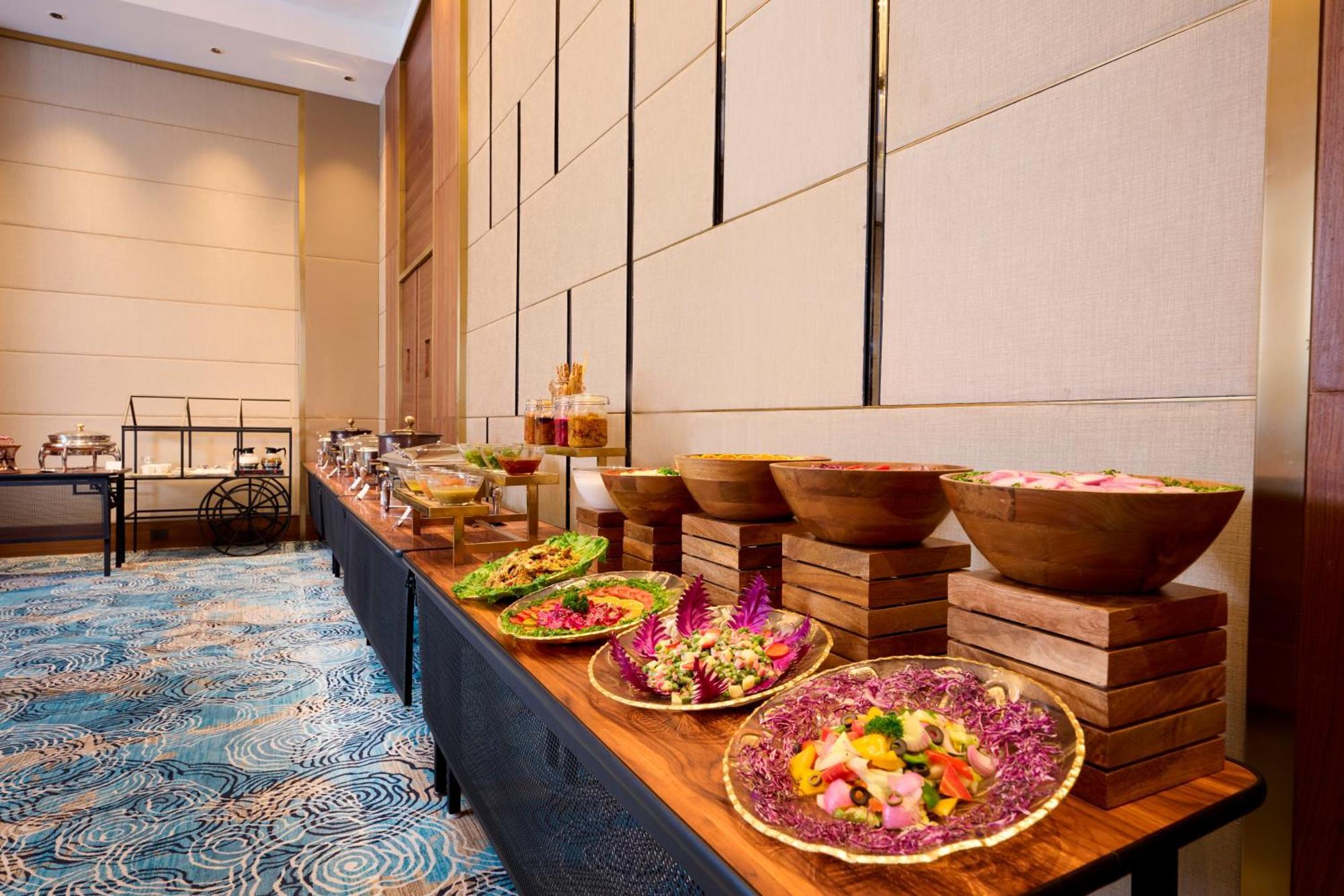 Iris Sarovar Portico Gurgaon Exterior foto