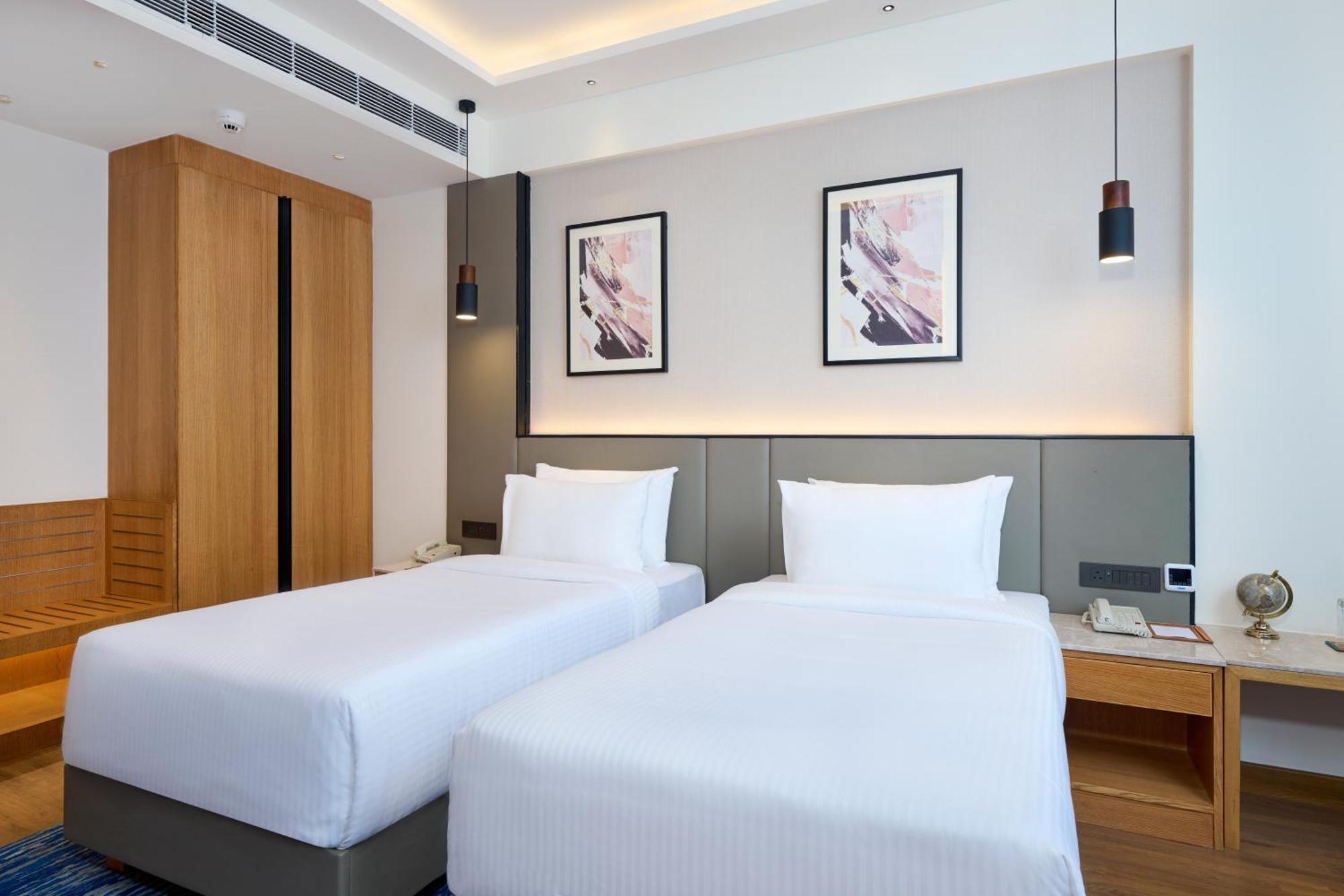 Iris Sarovar Portico Gurgaon Exterior foto